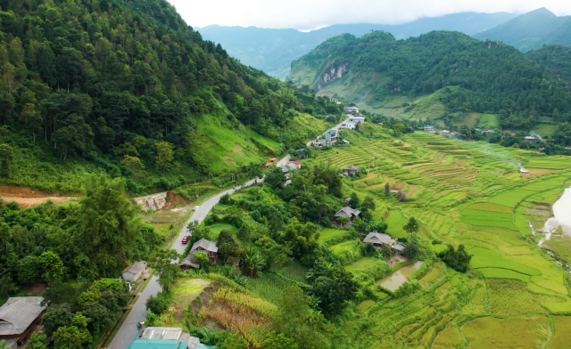 Cách di chuyển đến đèo Khau Phạ - Ảnh từ Tung Tăng TV Cách di chuyển đến đèo Khau Phạ - Ảnh từ Tung Tăng TV