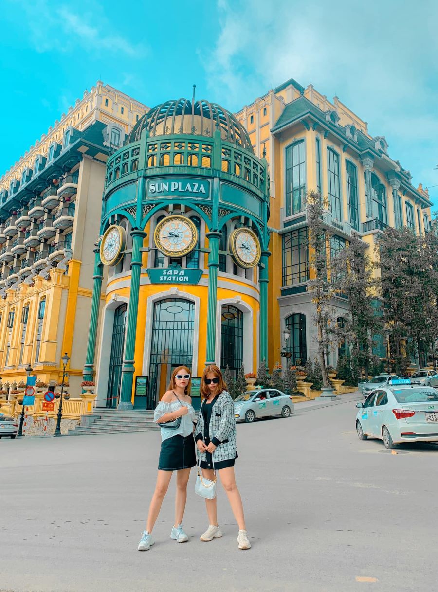 Chụp ảnh tại Sun Plaza - Ảnh từ Trần Thị Thanh Nga