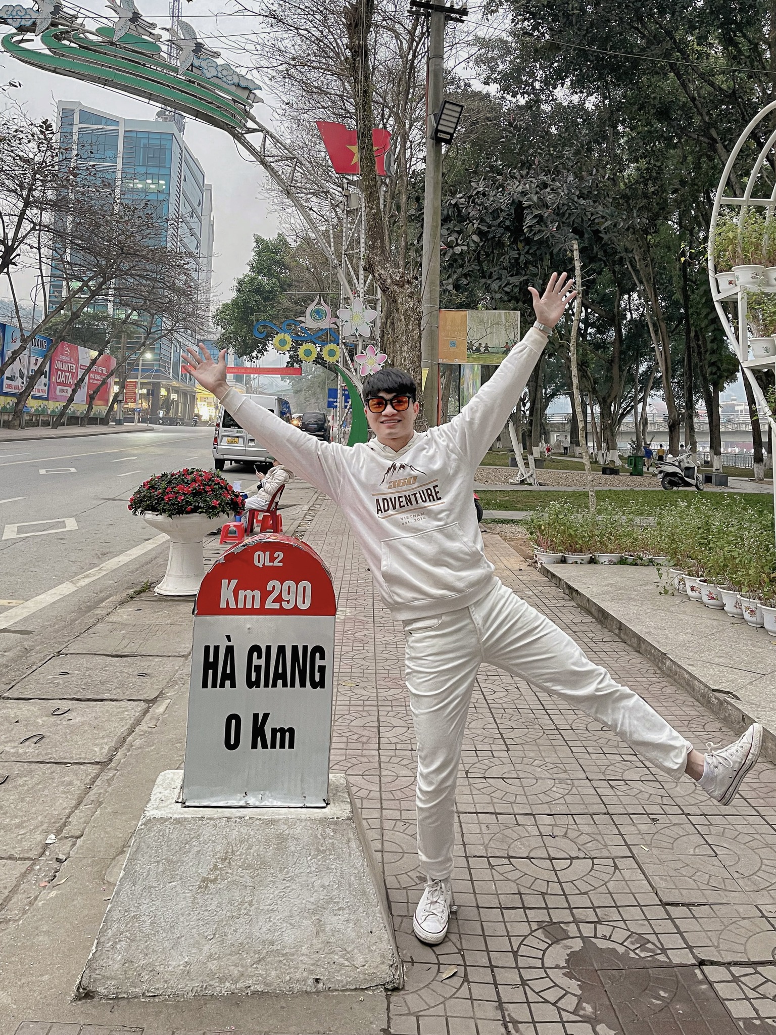 Check in cột mốc số 0km Hà Giang - Ảnh từ Vũ Minh Khang Check in cột mốc số 0km Hà Giang - Ảnh từ Vũ Minh Khang