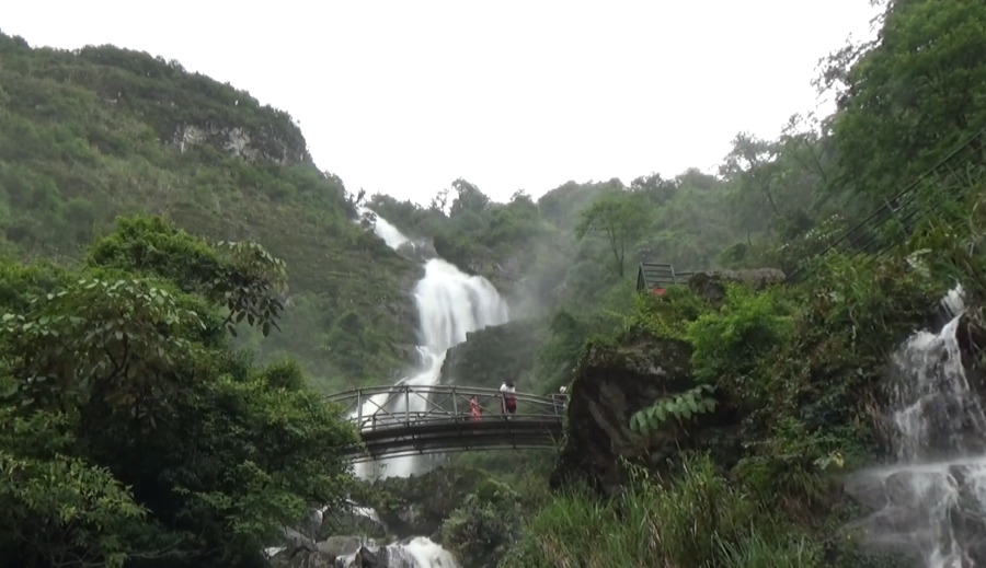 Thác Bạc Sapa - Ảnh từ Vietnam Tours