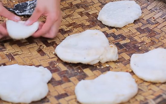 Bánh giầy đặc sản Lai Châu Bánh giầy đặc sản Lai Châu