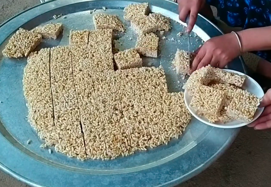 Bánh khảu khộp - Ảnh từ Kênh Ẩm Thực Dân Tộc Thái Bánh khảu khộp - Ảnh từ Kênh Ẩm Thực Dân Tộc Thái