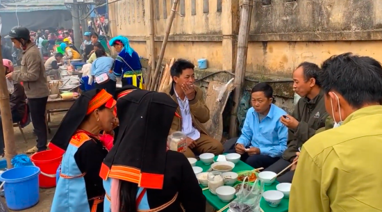 Chợ phiên Dào San Lai Châu - Ảnh từ Lai Châu Quê Tôi