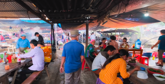 Chợ phiên Lũng Phìn Hà Giang - Ảnh từ Khoai Lang Thang