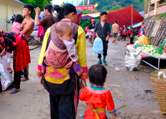 Chợ phiên Tả Sìn Thàng Điện Biên - Ảnh từ Miền Núi Tây Bắc