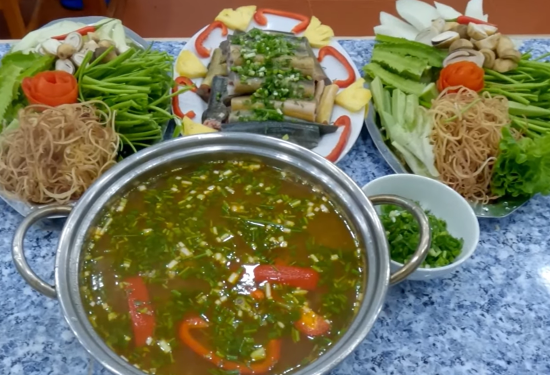 Lẫu lươn đồng Tam Chúc