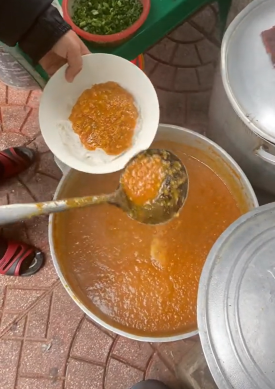 Mỳ màu cua