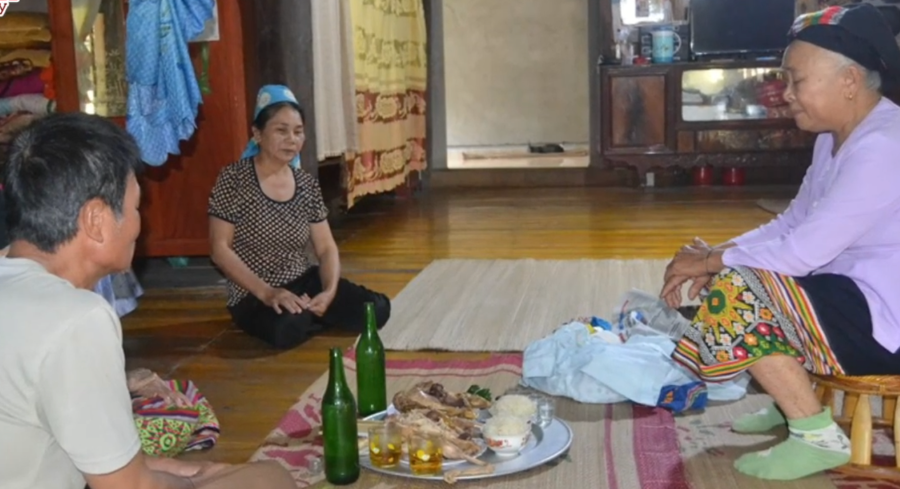 Tục gọi hồn của người Thái - Ảnh từ Báo Nông Thôn Ngày Nay