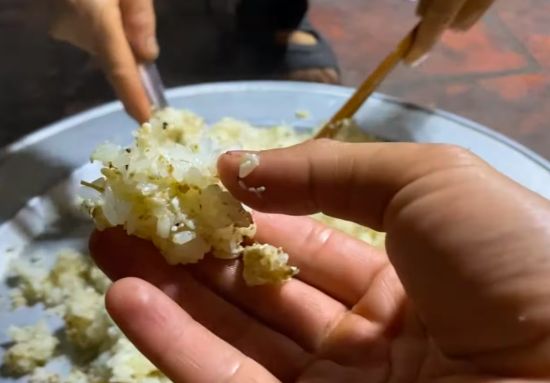 Xôi trứng kiến Yên Bái
