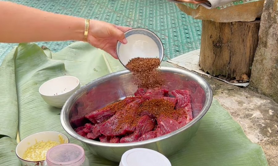 Mắc khén dùng ướp thịt trâu gác bếp - Ảnh từ Ngoan Nguyễn