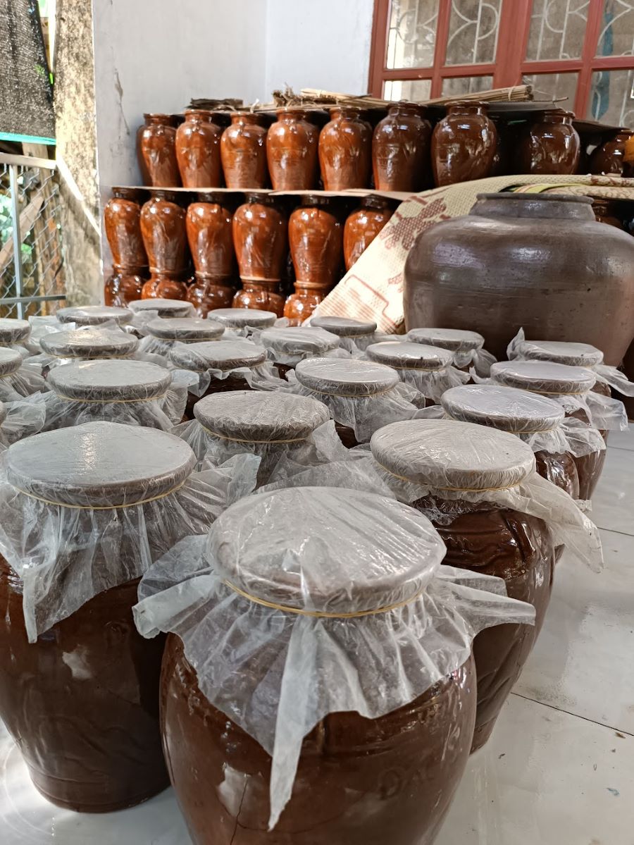 Rượu cần Hòa Bình - Ảnh từ Phố không (Tên) Rượu cần Hòa Bình - Ảnh từ Phố không (Tên)