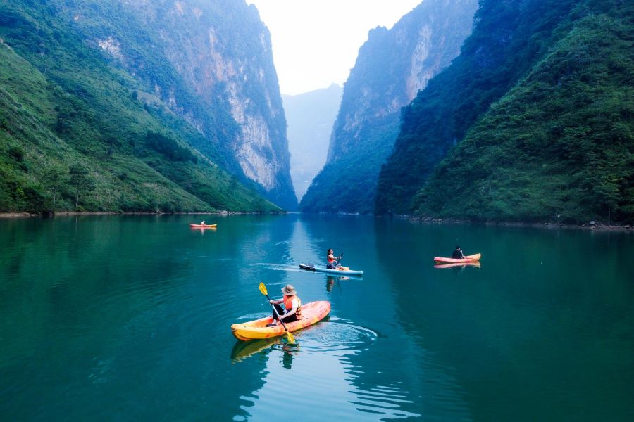 Trải nghiệm chèo thuyền Kayak trên Sông Nho Quế - Ảnh từ Dương Giang