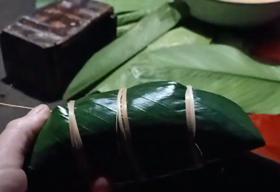 Buộc lạt cho bánh Ảnh từ EN TV