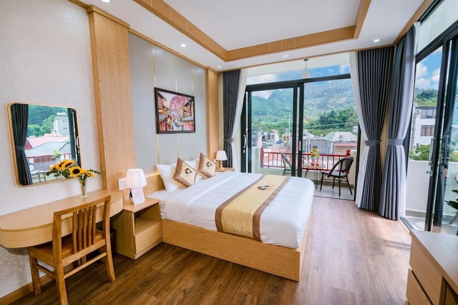 Căn phòng với quả view 2 mặt kính siêu chill tại Kumo Chan Hotel Mộc Châu - Ảnh từ Tuyết Minh Căn phòng với quả view 2 mặt kính siêu chill tại Kumo Chan Hotel Mộc Châu - Ảnh từ Tuyết Minh