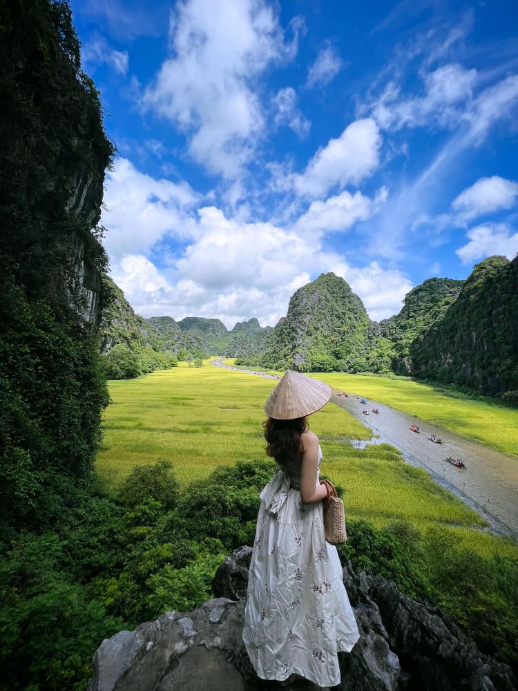 Cảnh quan từ trên cao nhìn xuống ở Tam Cốc Ninh Bình - Ảnh từ Minh Thu
