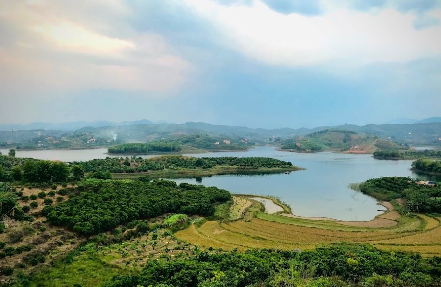 Du Lịch Hồ Cấm Sơn Lục Ngạn Bắc Giang - Ảnh từ Văn Dũng Vũ Du Lịch Hồ Cấm Sơn Lục Ngạn Bắc Giang - Ảnh từ Văn Dũng Vũ