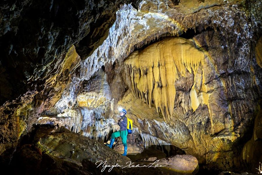 Hang động Tiên Sơn - Ảnh từ Lộc Nguyễn Xuân Hang động Tiên Sơn - Ảnh từ Lộc Nguyễn Xuân