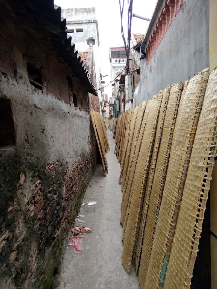 Những giàn bánh được phơi khắp làng Thổ Hà - Ảnh từ Bộ Trịnh Đắc Những giàn bánh được phơi khắp làng Thổ Hà - Ảnh từ Bộ Trịnh Đắc