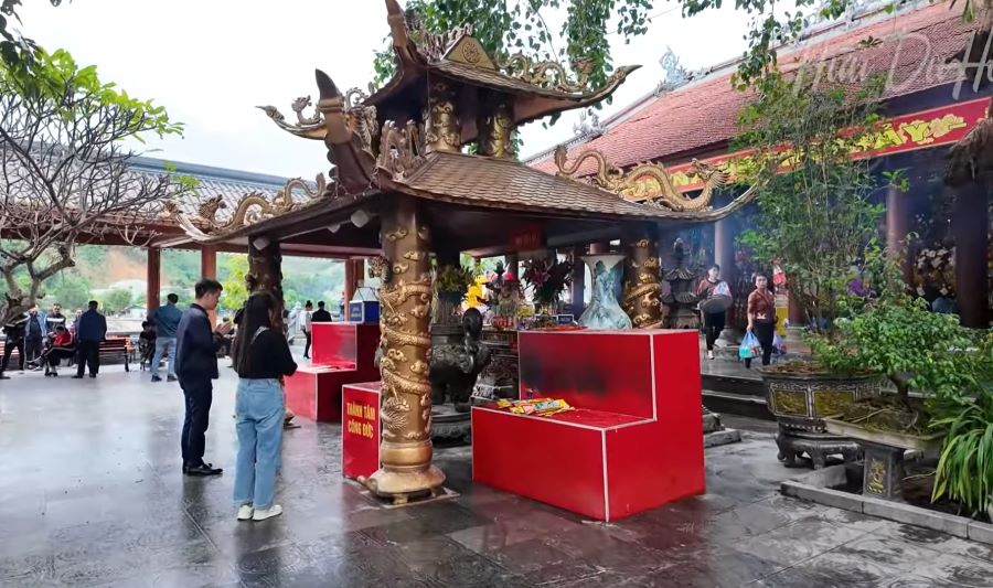 Đền Ông Hoàng Bảy - Ảnh từ Hữu DuHa