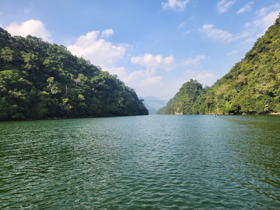 Hồ Ba Bể Bắc Kạn - Ảnh từ LE CHI Hiep