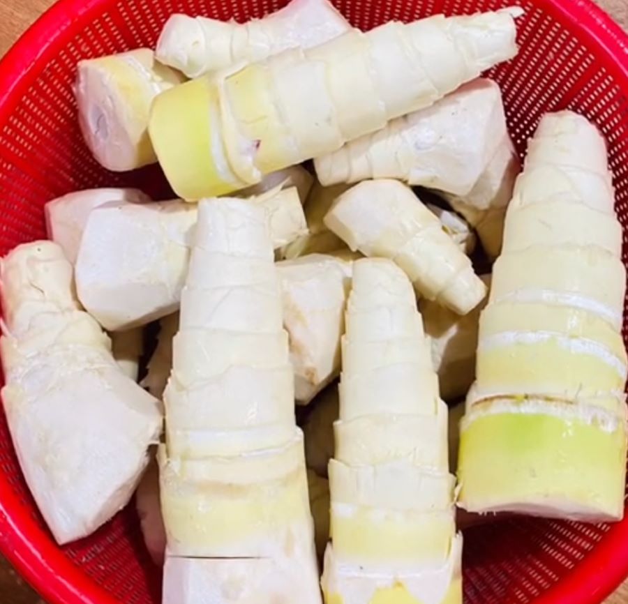 Măng tre ngọt tại Đặc sản Tây Bắc luôn được thu hái và bảo quản theo phương thức truyền thống đảm bảo về chất lượng dinh dưỡng trong măng - Ảnh sưu tầm Măng tre ngọt tại Đặc sản Tây Bắc luôn được thu hái và bảo quản theo phương thức truyền thống đảm bảo về chất lượng dinh dưỡng trong măng - Ảnh sưu tầm