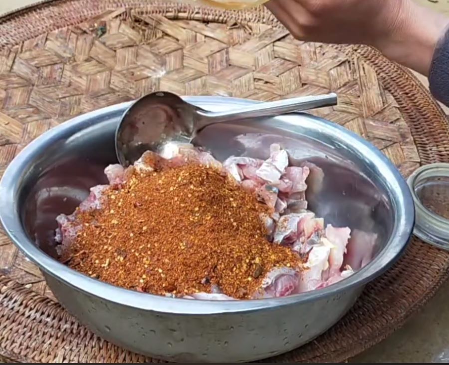 Tẩm ướp gia vị - Ảnh từ Lò Khánh