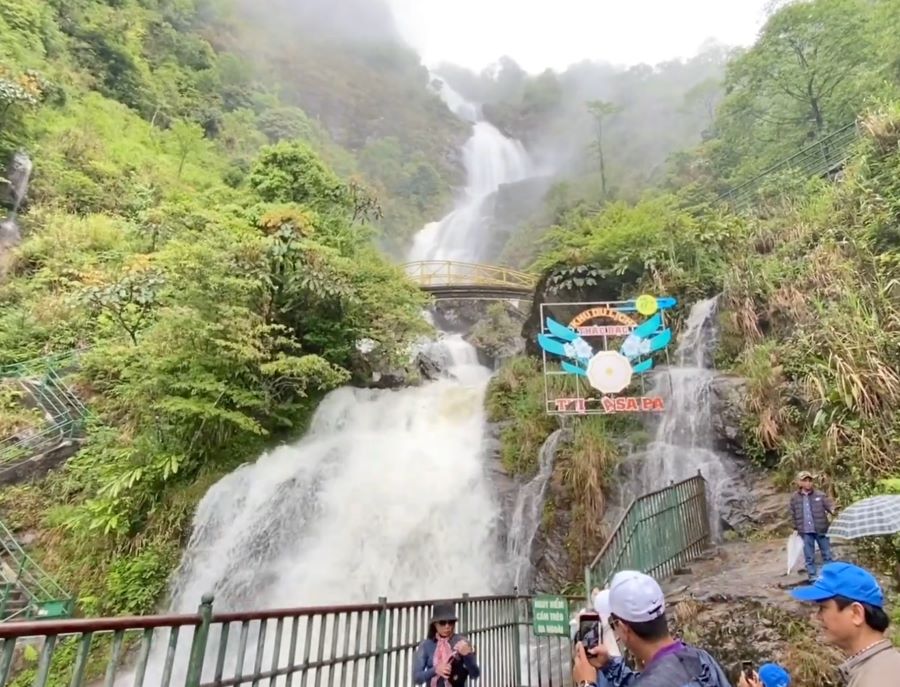 Thác Bạc Sapa - Ảnh từ Duc Phu Tran