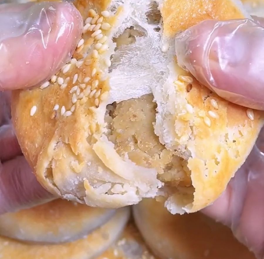 Bánh hạt dẻ - Đặc sản Lào Cai - Ảnh từ madameHang