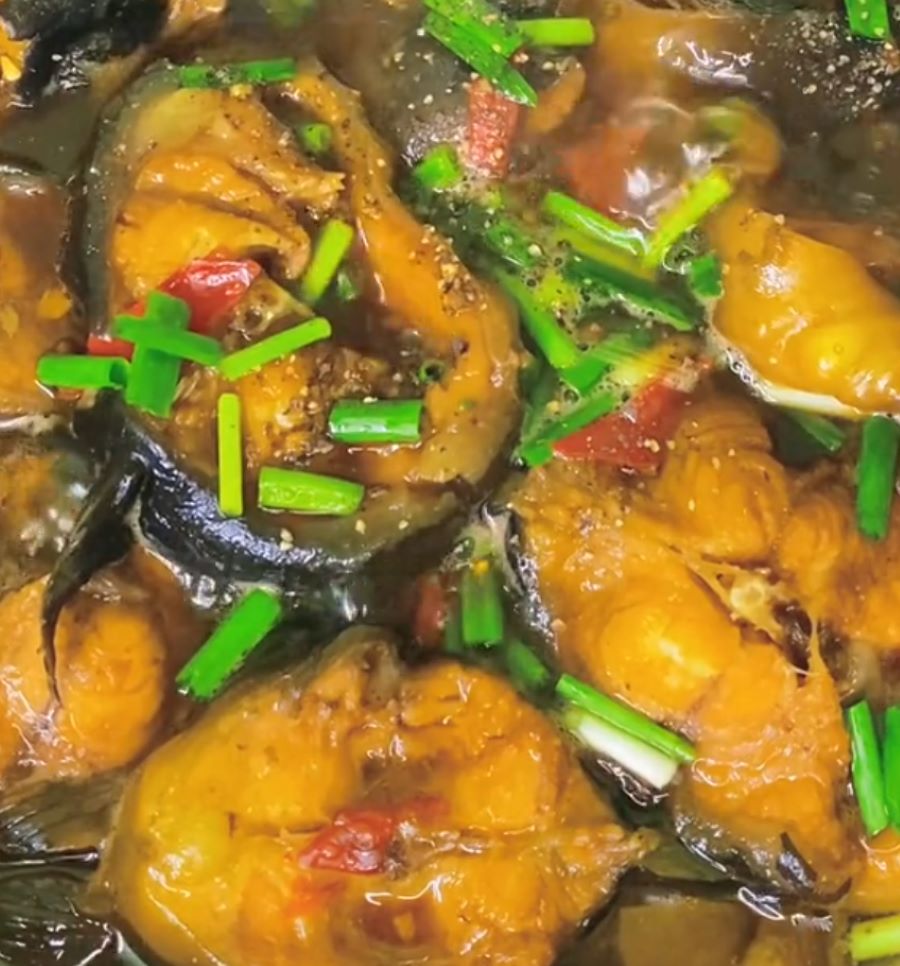 Cá trê kho - Ảnh từ Vợ Lười