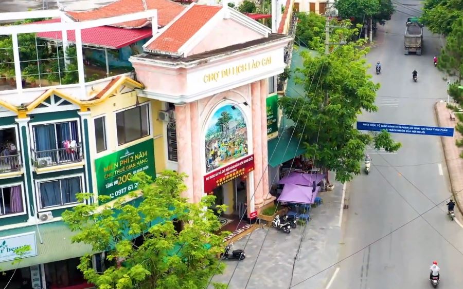 Chợ du lịch Lào Cai nằm tại trung tâm thành phố - Ảnh từ Đất Xanh Miền Bắc