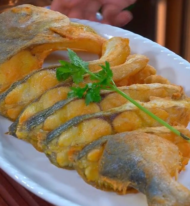 Cá chim trắng chiên giòn - Ảnh từ shengrui168
