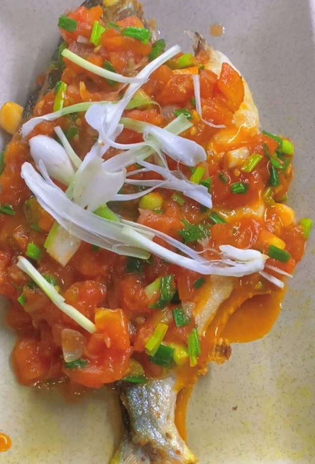 Cá chim trắng sốt cà chua - Ảnh từ n.t.nhung92