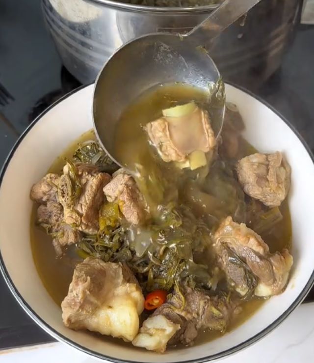 Canh rau sắn sườn chua - Ảnh từ nauandelam.kongnc Canh rau sắn sườn chua - Ảnh từ nauandelam.kongnc
