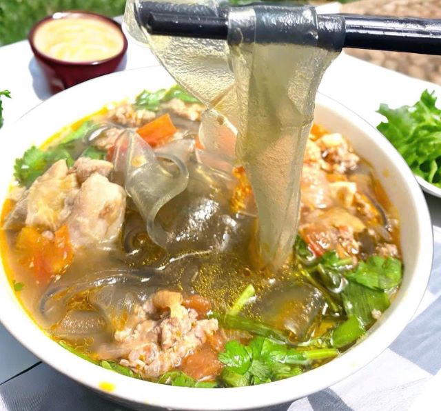 Miến dong dùng trong các món lẩu - Ảnh từ Thùy Lâm