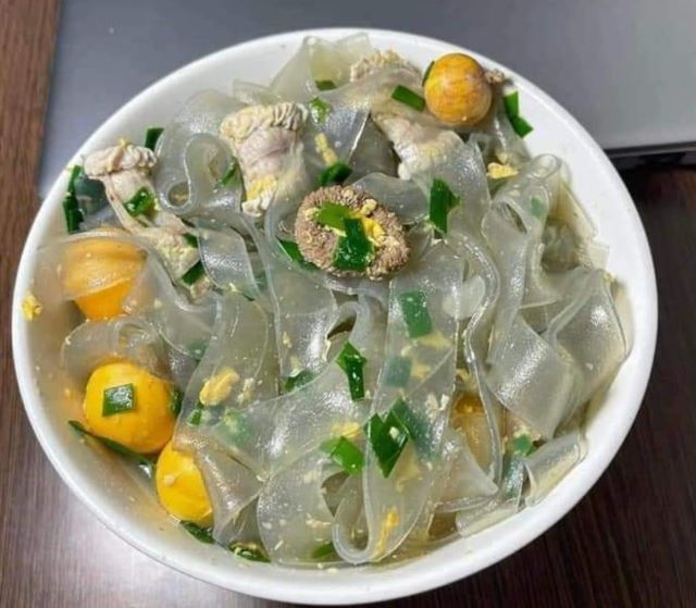 Miến dong xào lòng gà - Ảnh từ Hong Nham