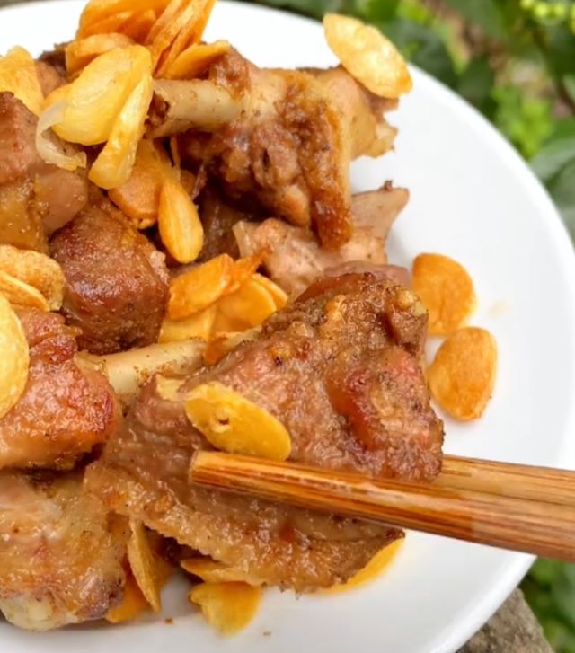 Ngan bản cháy tỏi - Ảnh từ bepcongchua25
