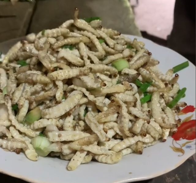 Sâu tre xào hành - Ảnh từ thuong bk97