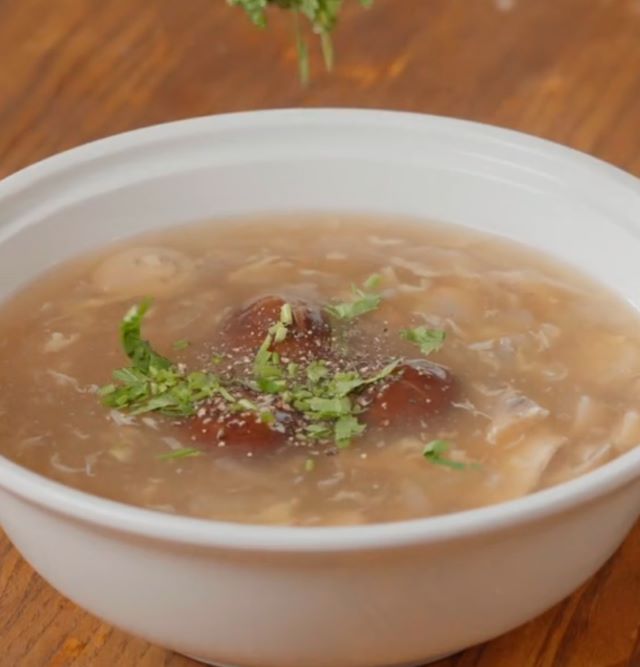 Súp sụn cá tầm - Ảnh từ hungcatering