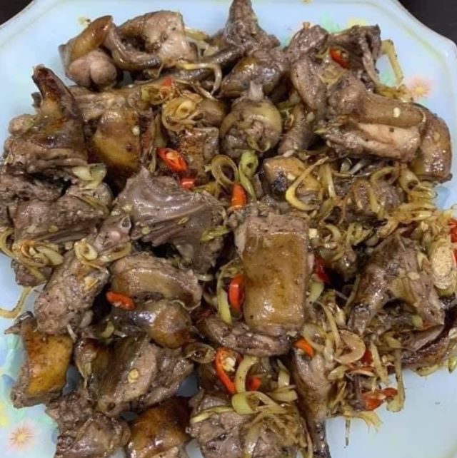 Thịt chuột rừng xào sả ớt - Ảnh từ Như Hạnh Nguyễn Thịt chuột rừng xào sả ớt - Ảnh từ Như Hạnh Nguyễn