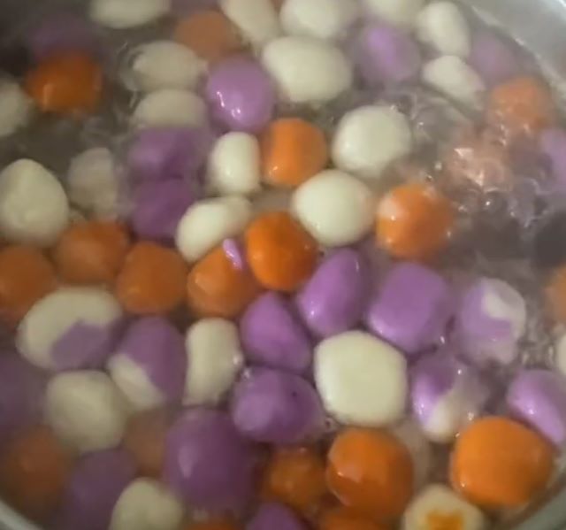 Bánh Coóng Phù Cao Bằng còn là biểu tượng của tinh thần đoàn kết và bản sắc văn hóa dân tộc - Ảnh từ ngocthithommmmm