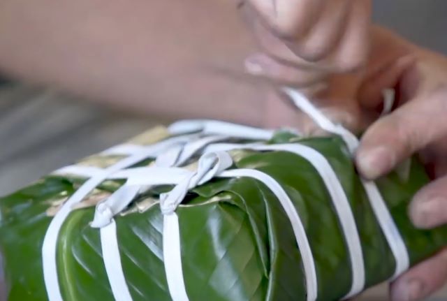 Cách gói bánh chưng làng Đầm - Ảnh sưu tầm
