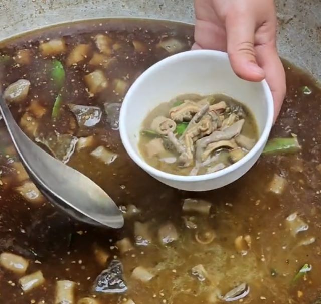 Nậm pịa một món ăn kỳ lạ của đồng bào dân tộc Thái - Ảnh từ maitaybac