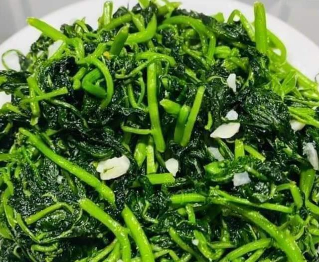 Rau tầm bóp xào tỏi - Ảnh từ MA Thị Chiến Rau tầm bóp xào tỏi - Ảnh từ MA Thị Chiến