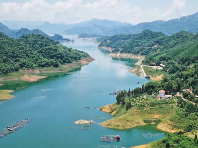 Đôi vét về mảnh đất Hòa Bình vùng núi Tây Bắc - Ảnh từ Blog Du Lịch Đôi vét về mảnh đất Hòa Bình vùng núi Tây Bắc - Ảnh từ Blog Du Lịch