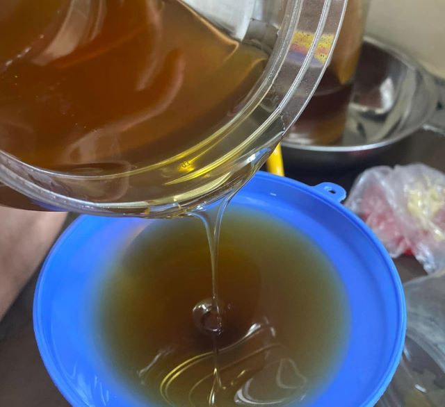 Mật ong đóng vai trò khá quan trọng trong đời sống, nhất là trong các bài thuốc dân gian - Ảnh từ Hoa Hướng Dương