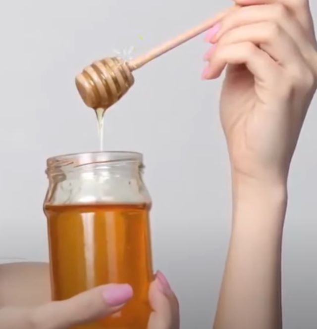 Mật ong giúp đẹp da khỏe tóc - Ảnh sưu tầm