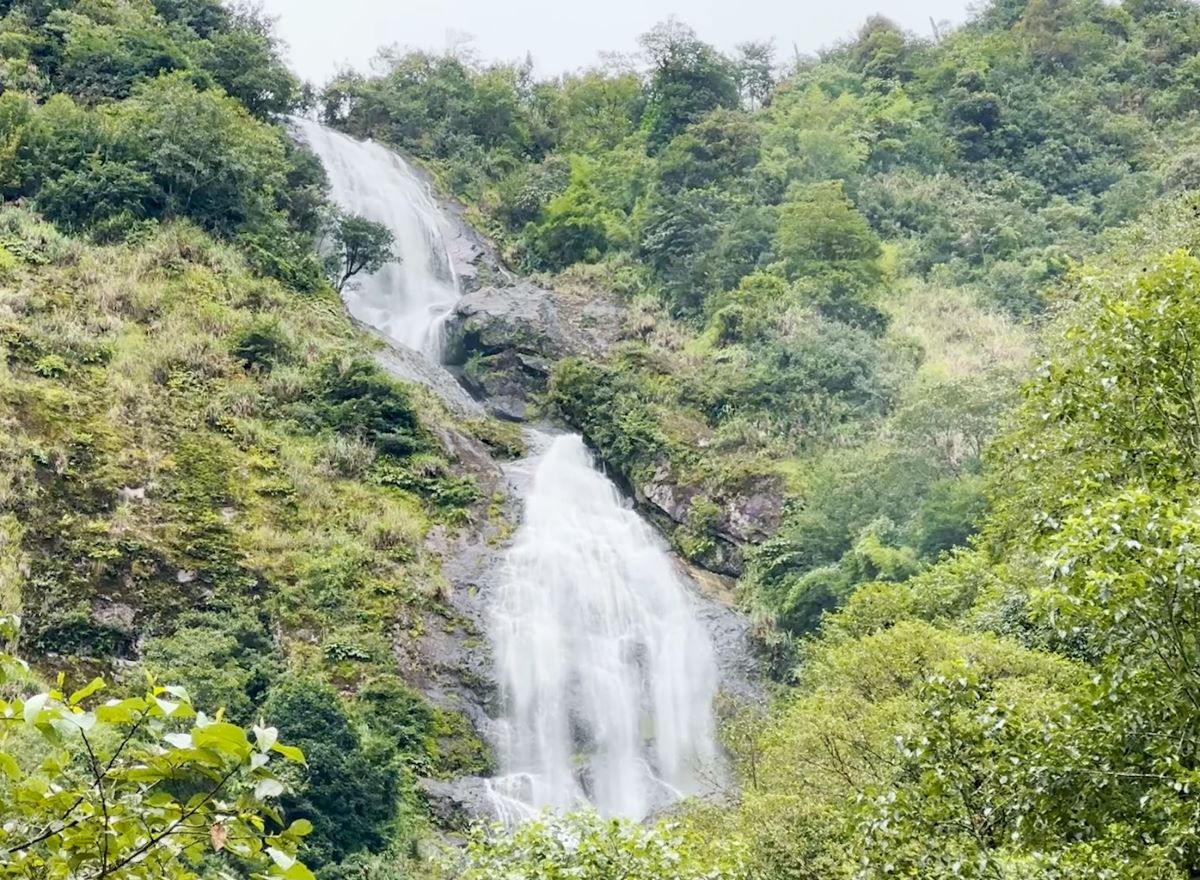 Thác Bạc Sapa - Ảnh từ Bach Hoang Travel