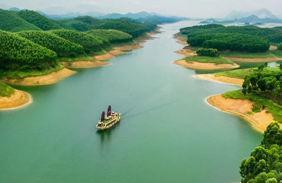 Hồ Thác Bà Yên Bái - Ảnh từ Thúy Hằng
