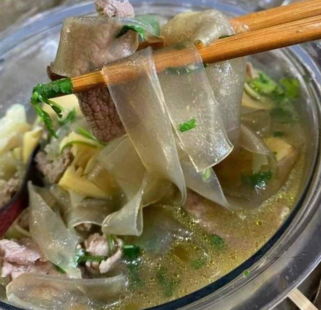 Miếng dong đặc sản Tây Bắc thích hợp để làm quà tặng - Ảnh sưu tầm Miếng dong đặc sản Tây Bắc thích hợp để làm quà tặng - Ảnh sưu tầm
