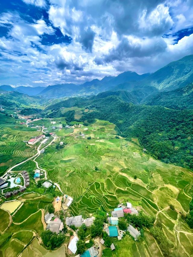 Vẻ đẹp của Bản Sín Chải từ trên cao nhìn xuống - Ảnh từ Huyền Anh Lee Vẻ đẹp của Bản Sín Chải từ trên cao nhìn xuống - Ảnh từ Huyền Anh Lee